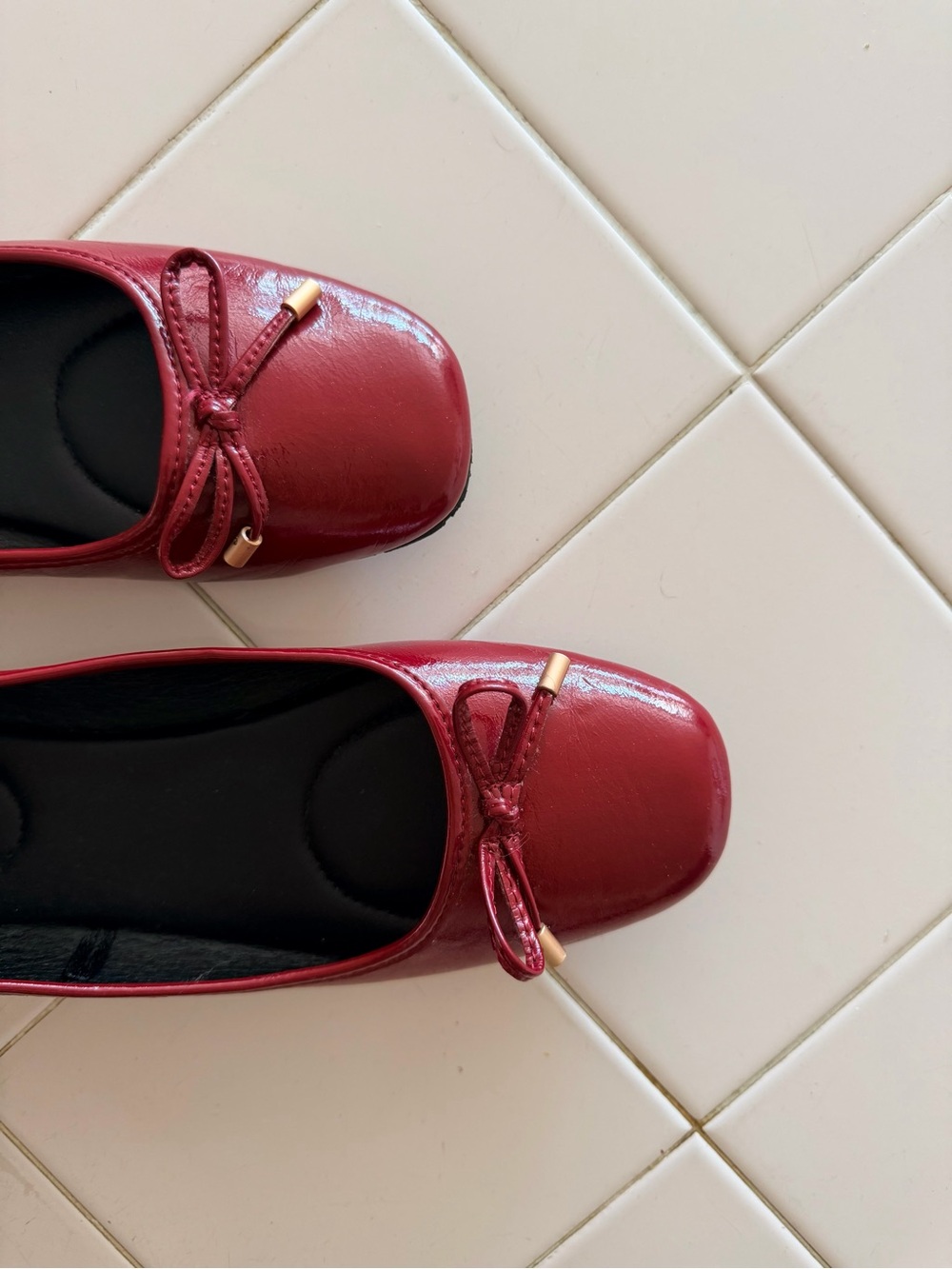Reaction Kenneth Cole Red Patent Leather Ballet Flats with Bow